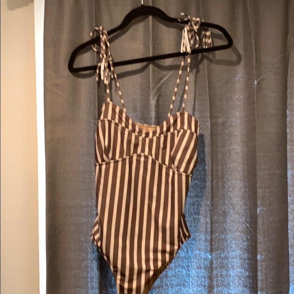 NWOT Acacia Ulumalu XL One Piece
